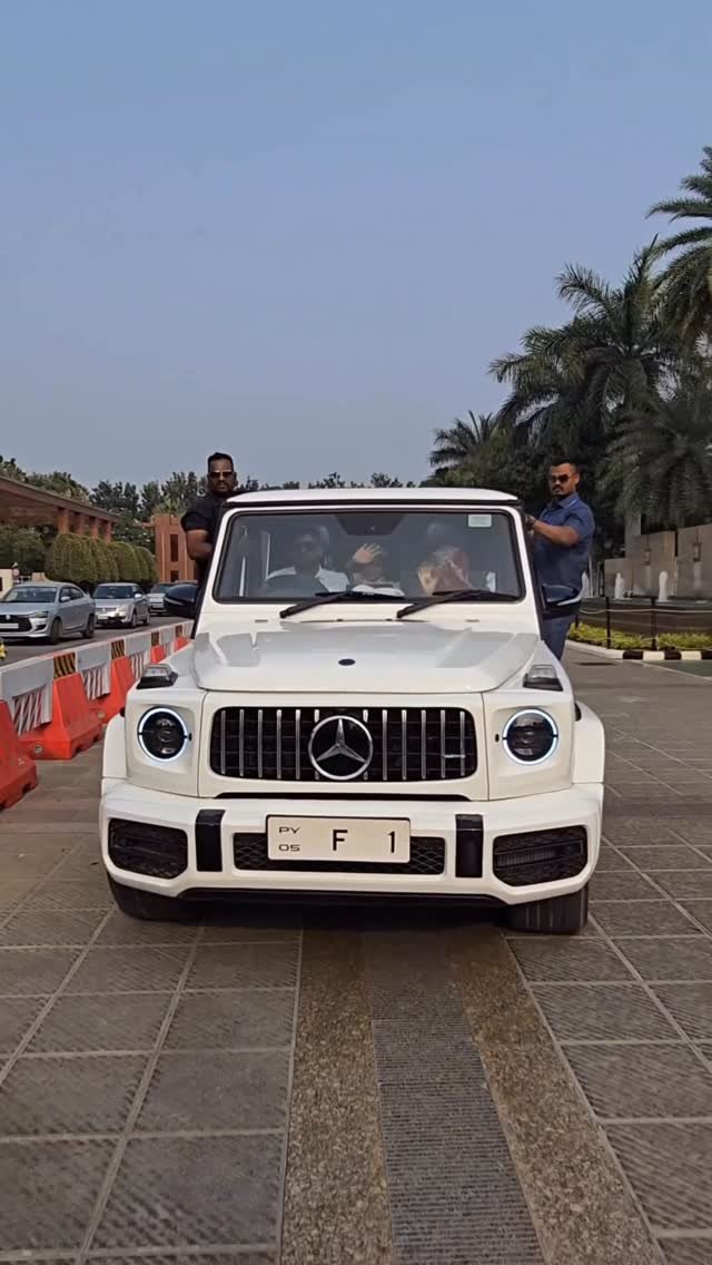 mahmood.quraishii 게시물 이미지: Yeh wo maa hai jinko unke bacche old age home...