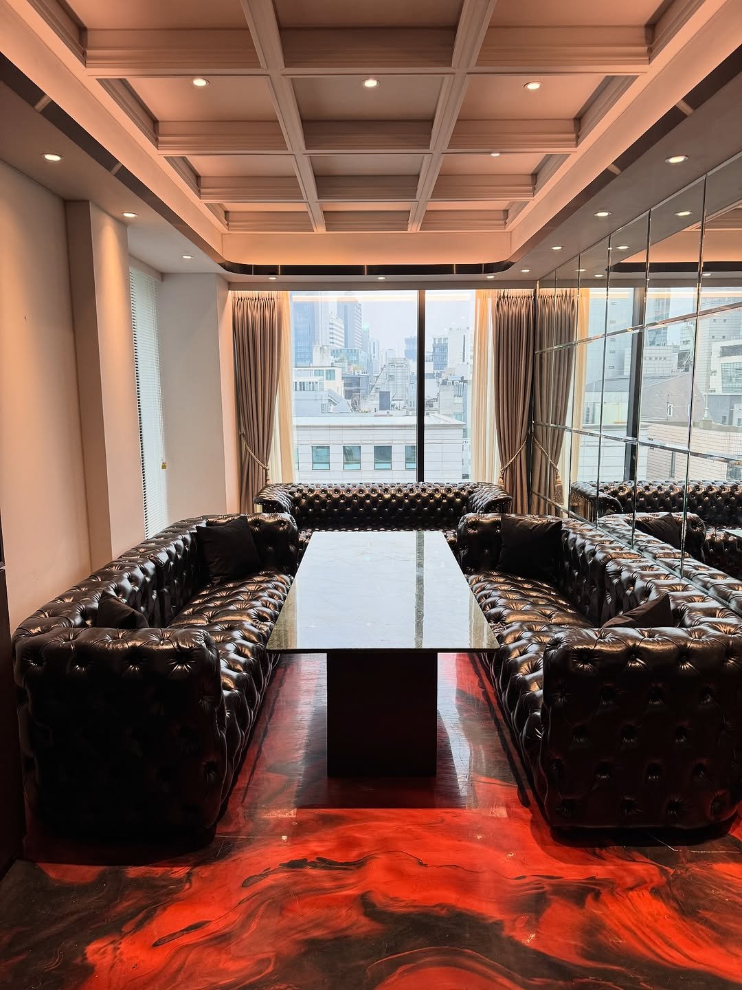 Photo shared by 메종비퍼니처 on November 06, 2025 tagging @maisonbfurniture. May be an image of lighting, sofa, indoors, living room and text.