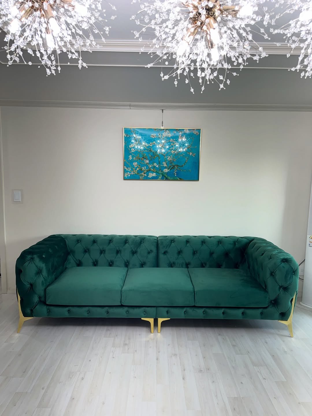 maison_b_furniture 게시물 이미지: a slice

메종비퍼니처 작업의 한조각

체스터필드 소파
-
럭셔리한
분위기에...