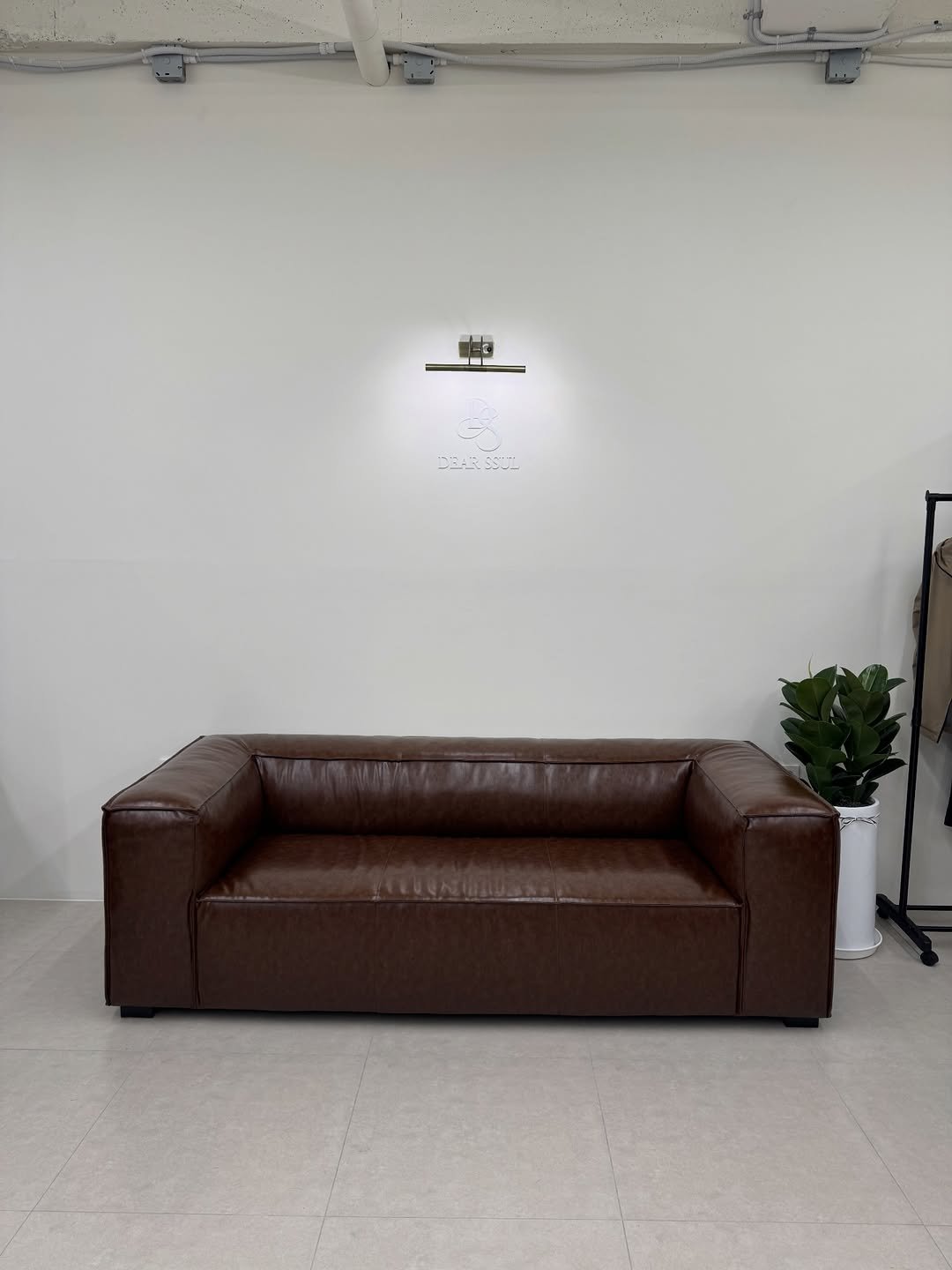 maisonbfurniture 게시물 이미지: a slice

메종비퍼니처 작업의 한조각

모던 라운지 소파
-
모던한
분위기에...