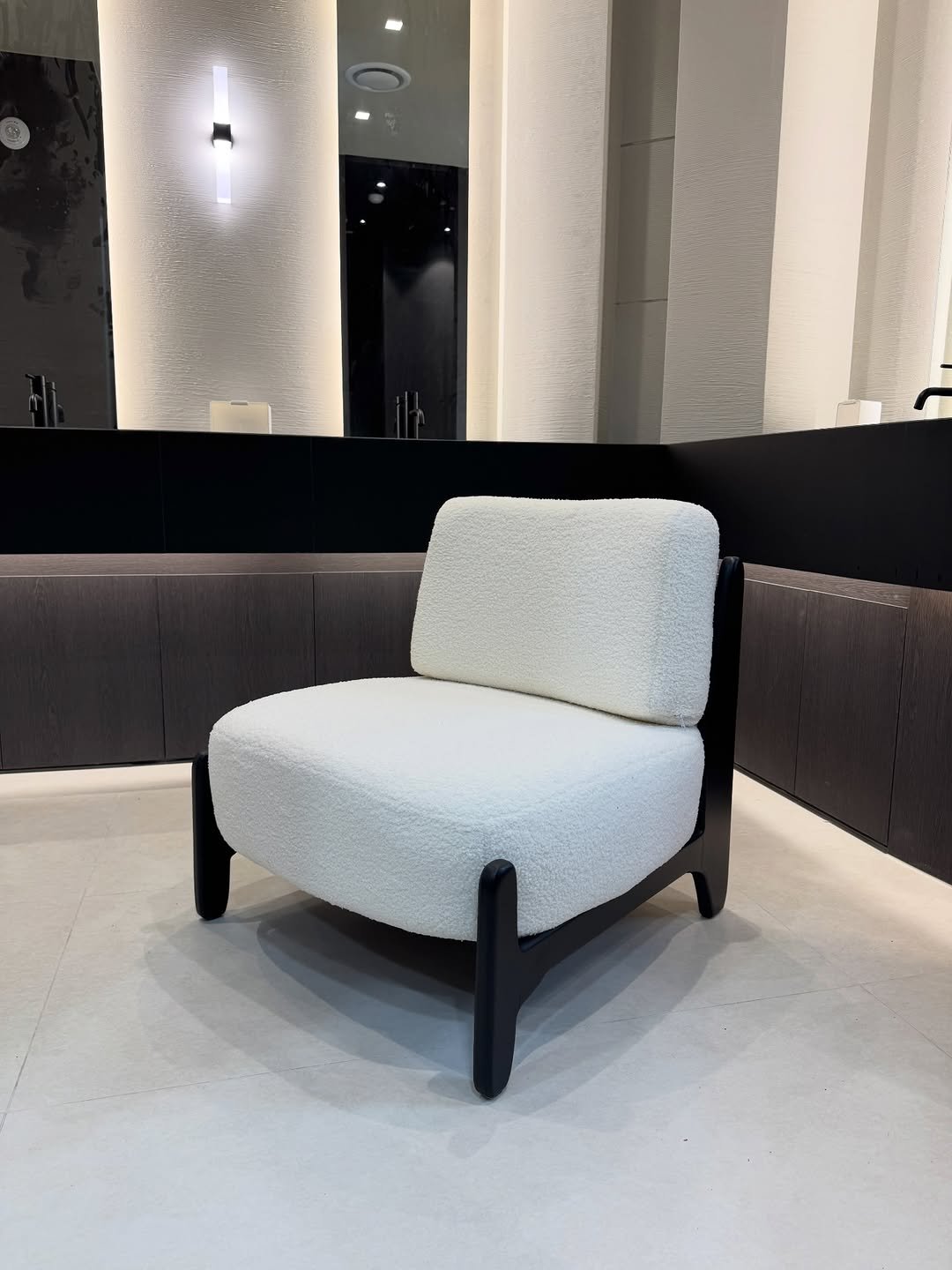maisonbfurniture 게시물 이미지: a slice

메종비퍼니처 작업의 한조각

북유럽 디자인 체어
-
모던한
분위기에...