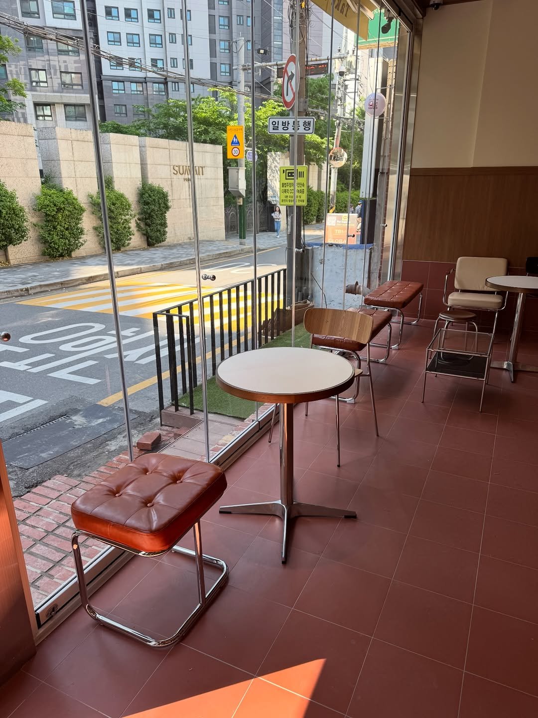 maisonbfurniture 게시물 이미지: a slice

메종비퍼니처 작업의 한조각

다양한 디자인 가구...