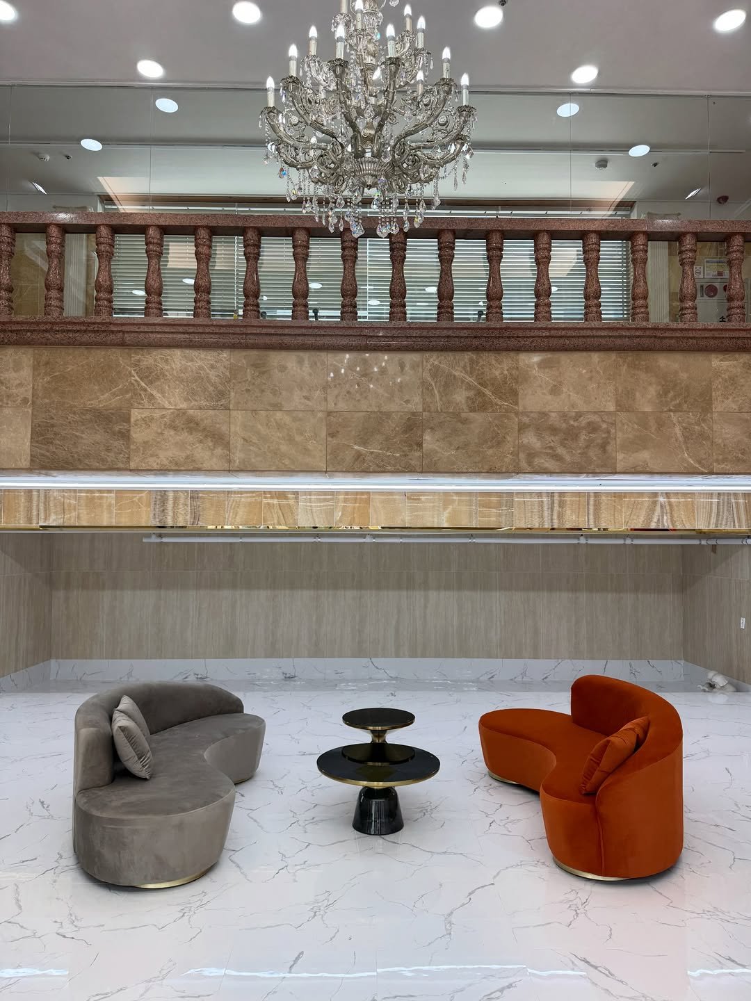 maisonbfurniture 게시물 이미지: a slice

메종비퍼니처 작업의 한조각

북유럽 곡선 라운지...