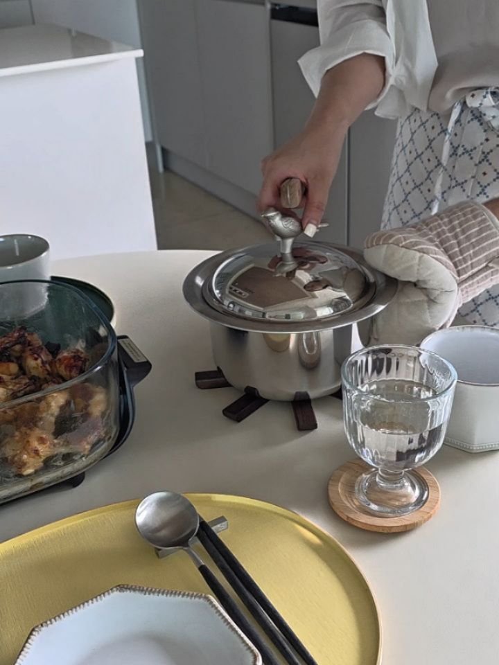 maisonde_mommy 게시물 이미지: 핀일로에서 제일 인기많은건⠀
핀일로...