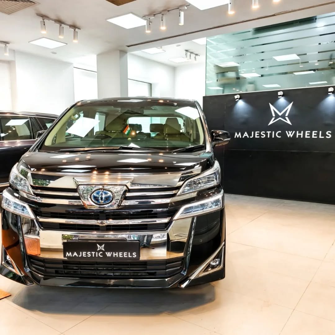 Photo by 𝑴𝒂𝒋𝒆𝒔𝒕𝒊𝒄 𝑾𝒉𝒆𝒆𝒍𝒔 ® on November 26, 2025. May be an image of van, minivan, wheel, sedan and text that says 'TTT MAJESTIC MAJESTICWHEELS WHEELS MAJESTIC MAJESTICWHEELS WHEELS 40'.