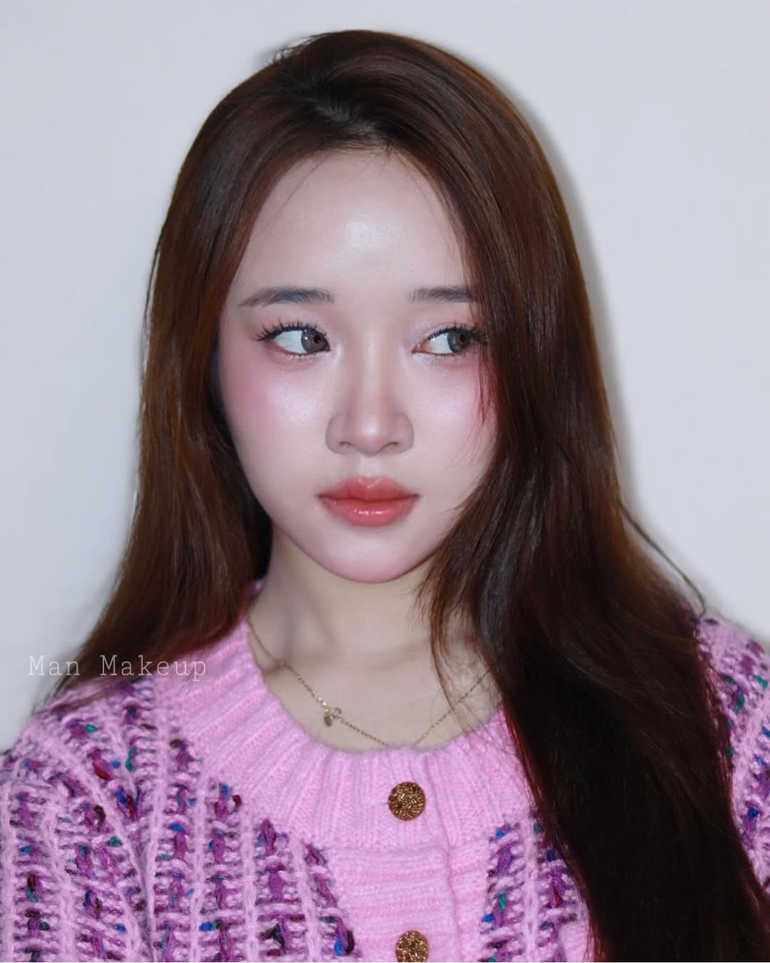 Photo by Man Makeup on November 27, 2025. May be a closeup of one or more people, braids, eyeliner, makeup, lipstick and text that says 'Man Макеир'.