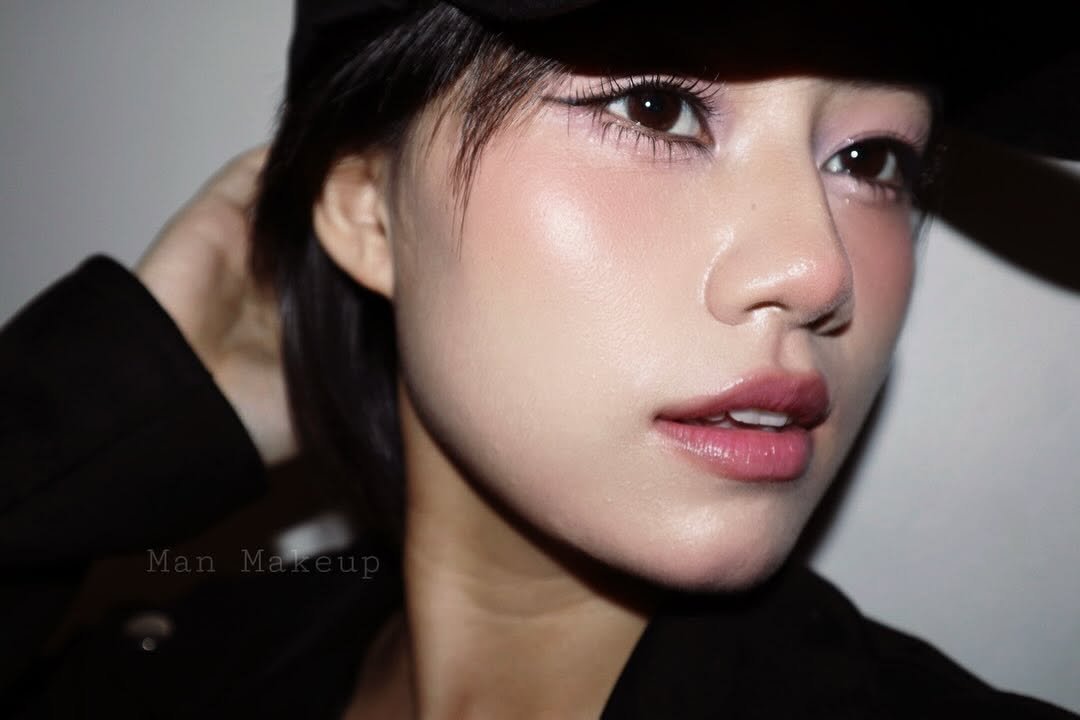 Photo by Man Makeup on October 10, 2025. May be a closeup of one or more people, eyeliner, hair, makeup, lipstick, hat and text.