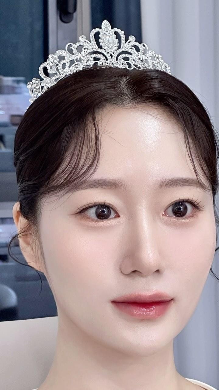 makeup_bsy_ 게시물 이미지: +모두 같은 사람이에요 ! 😍 

헤어 @hai2_ria 

어제자 우리 #신부 님...