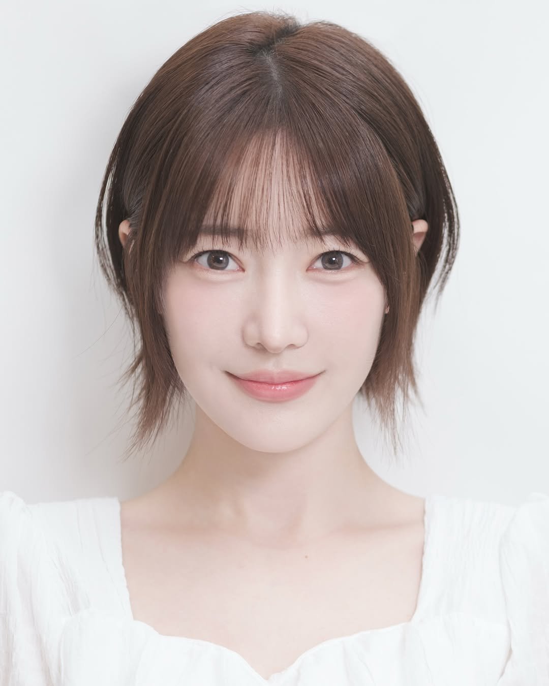 Photo by 𝐏𝐚𝐬𝐭𝐞𝐥 𝐌𝐨𝐨𝐝 파스텔무드 대표 원장 정서희  「 홍대메이크업샵 쿨톤메이크업 핑크메이크업 」 in 파스텔무드 with @pastelmood_makeup.