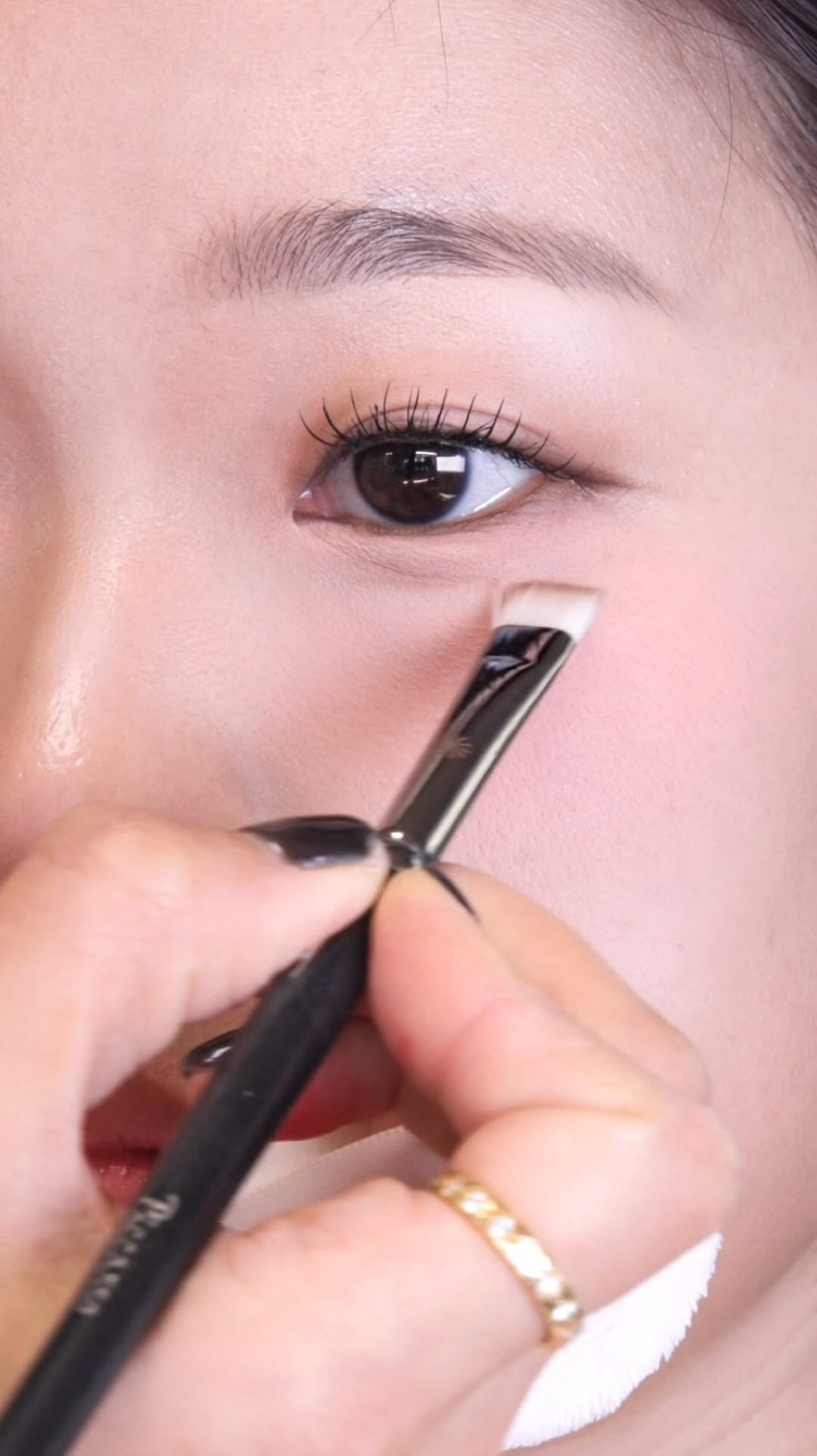 makeup_maker_ 게시물 이미지: 어두운 홀에서 조명 받으실 것 까지 생각해서 본인의 이미지는 그대로 지키며 이목구비...