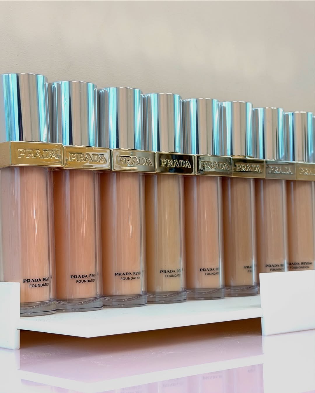 Photo by 🥇뷰티계의 트랜드세터 #상은언니 on December 27, 2025. May be an image of one or more people, makeup, lipstick, cosmetics and text that says 'PRADALPRAD PRADA PRADA PRADA PRADA PRACA PRACA RACASA PRADA REV FOUNDATIA PR DA FOUNDATIO PRADA REVE FOUNDATIOS PRADA FOUNDATE PRADA FOUNDA'.