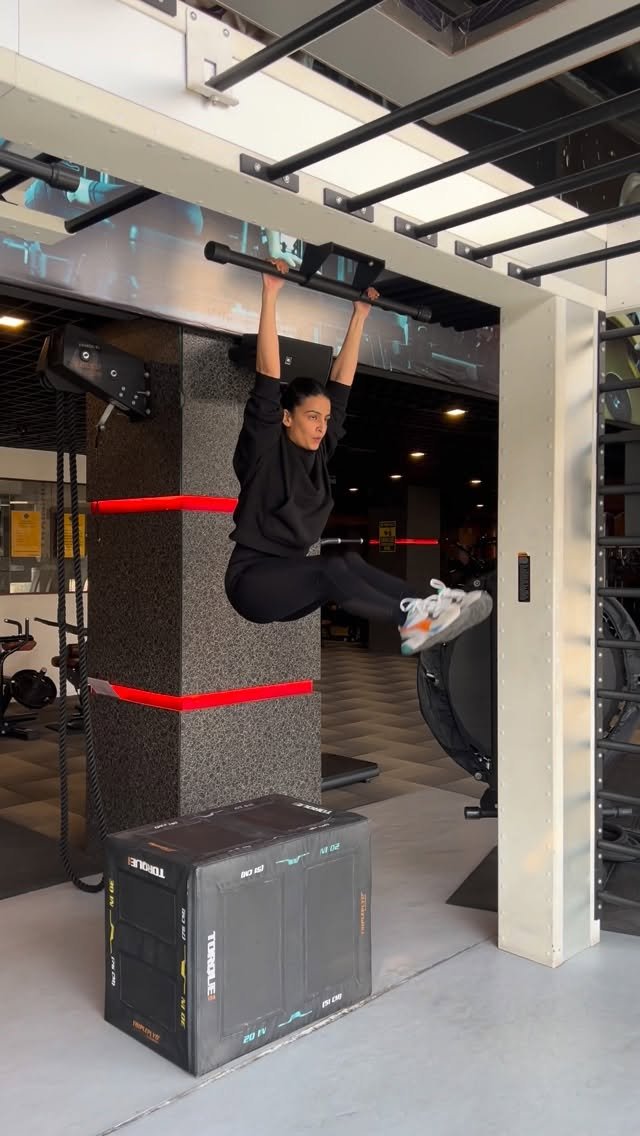 makeupbyavipreetbindra 게시물 이미지: BEST EXERCISE ✌🏻😊
CHEST AND LOWER ABS