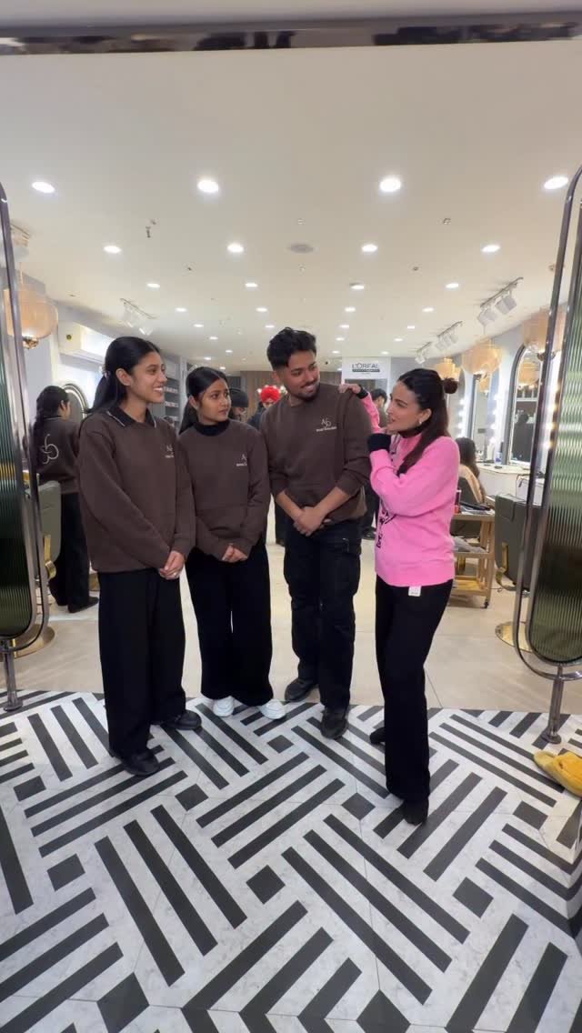 makeupbyavipreetbindra 게시물 이미지: Ki Tusi chahunde ho k asi roz bnaniye vlog?🤣