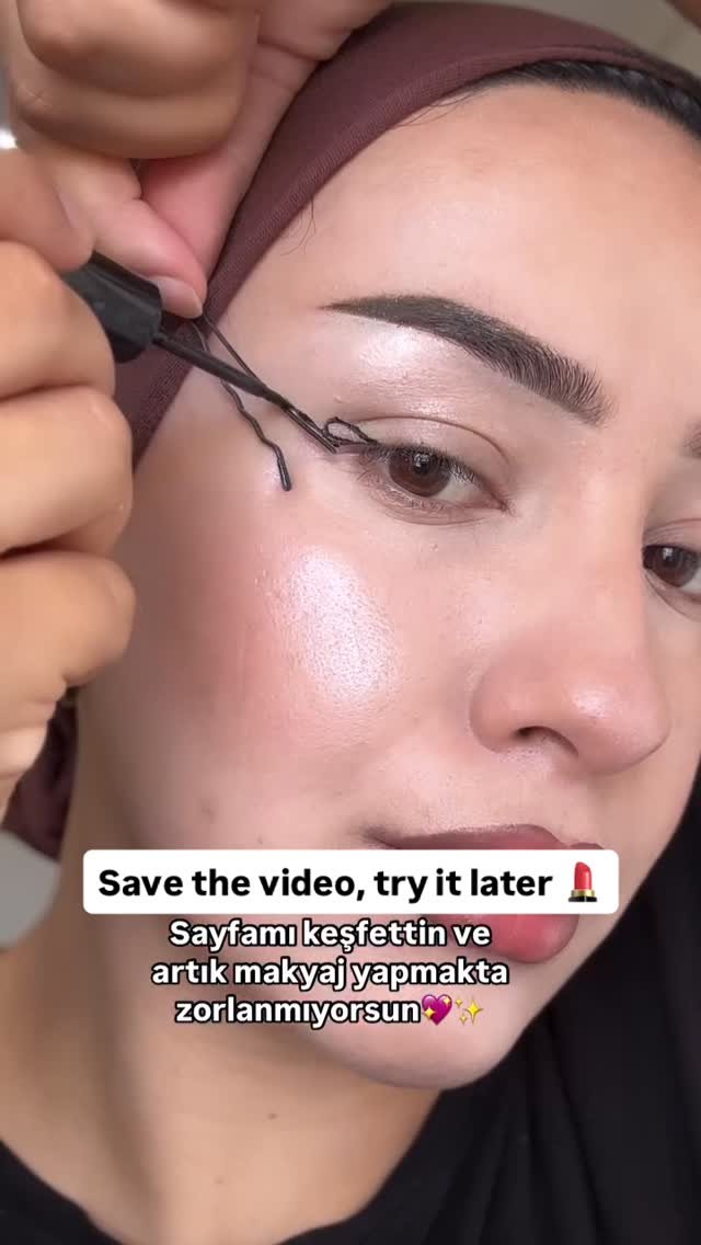 makeupsface 게시물 이미지: Eyeliner tutorial 😍 What do we think? @eda.btn_