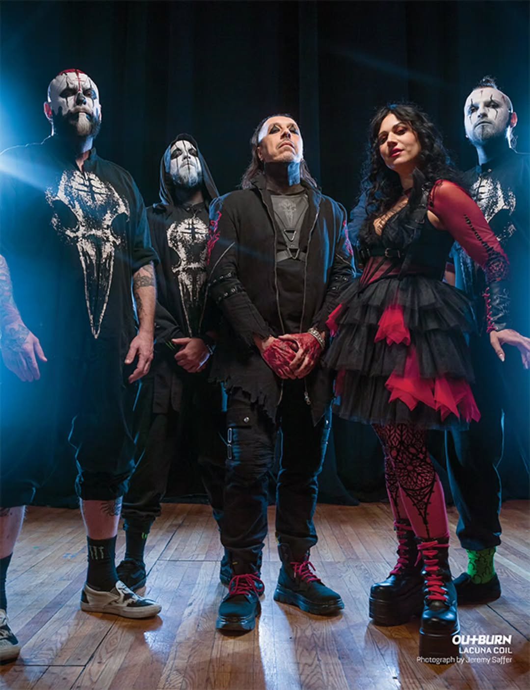 maki 게시물 이미지: Lacuna Coil @lacunacoilofficial photographed...