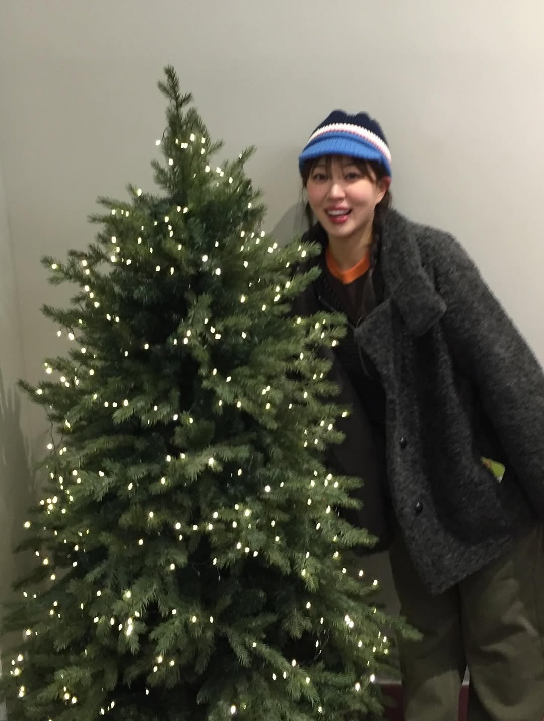 Photo shared by 말랑 on December 13, 2025 tagging @sport.chamber. May be an image of tinsel.