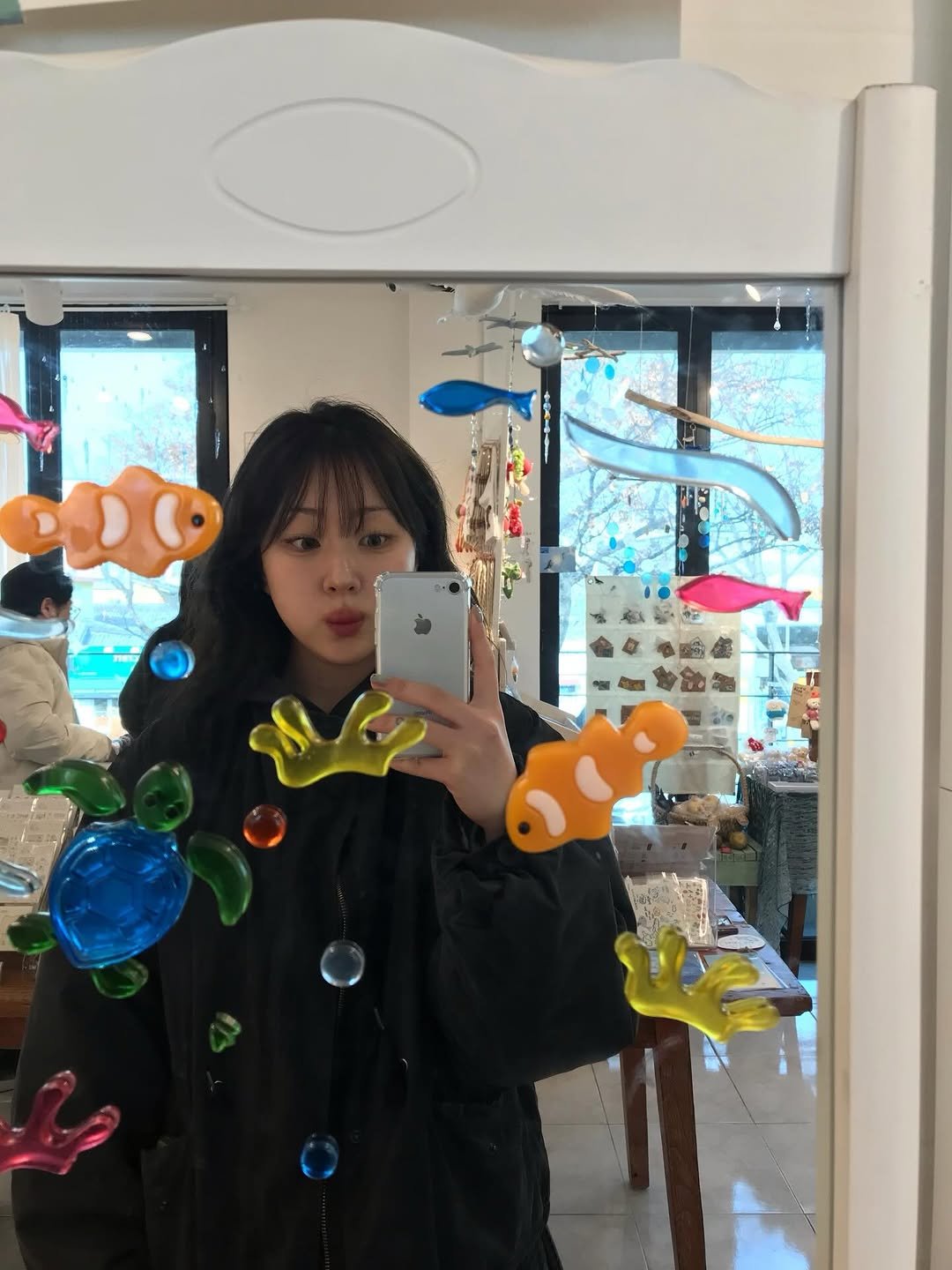 Photo by 말랑 on February 14, 2026. May be a selfie of fish, duffle coat, mirror, parka and text.