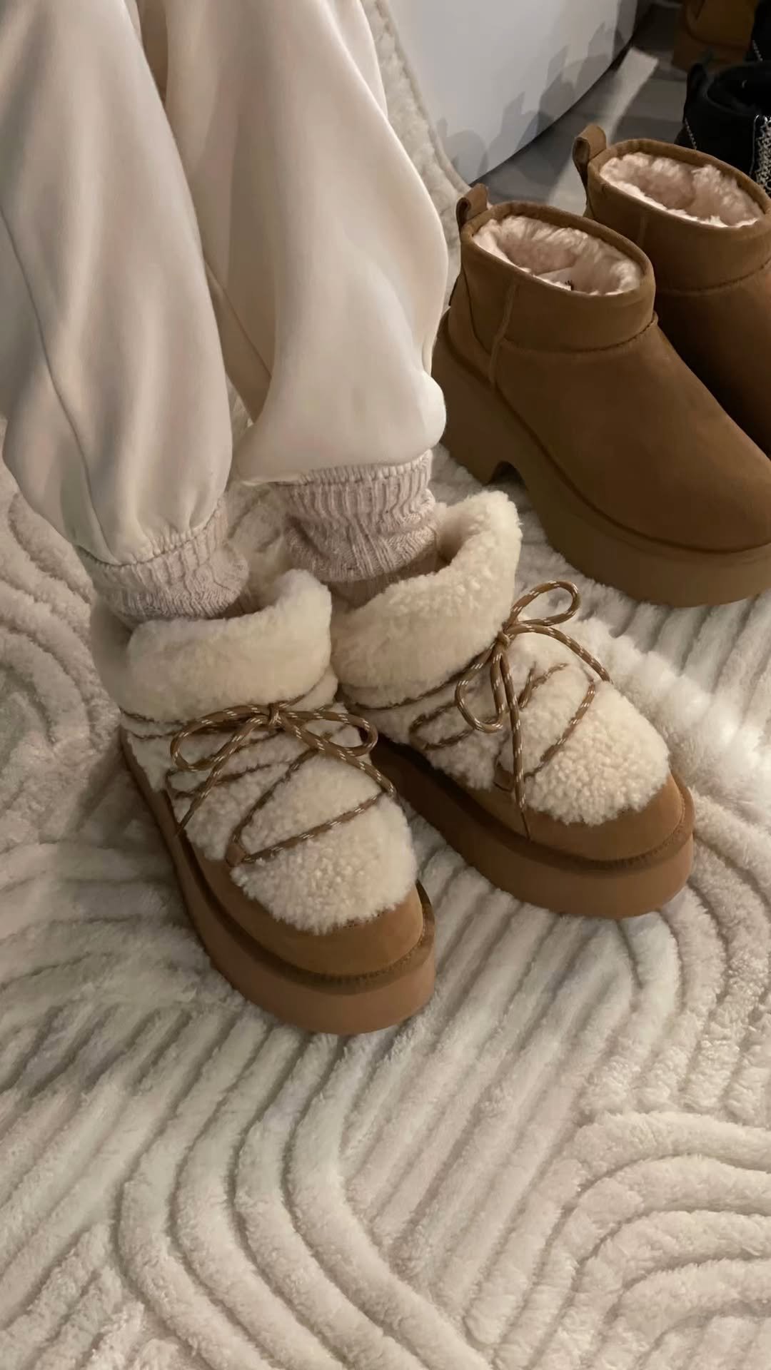 mama__home_ 게시물 이미지: [어그] 공구중
✔공구기간_ 10/25~소진시마감

보온성은 두말할 것도...