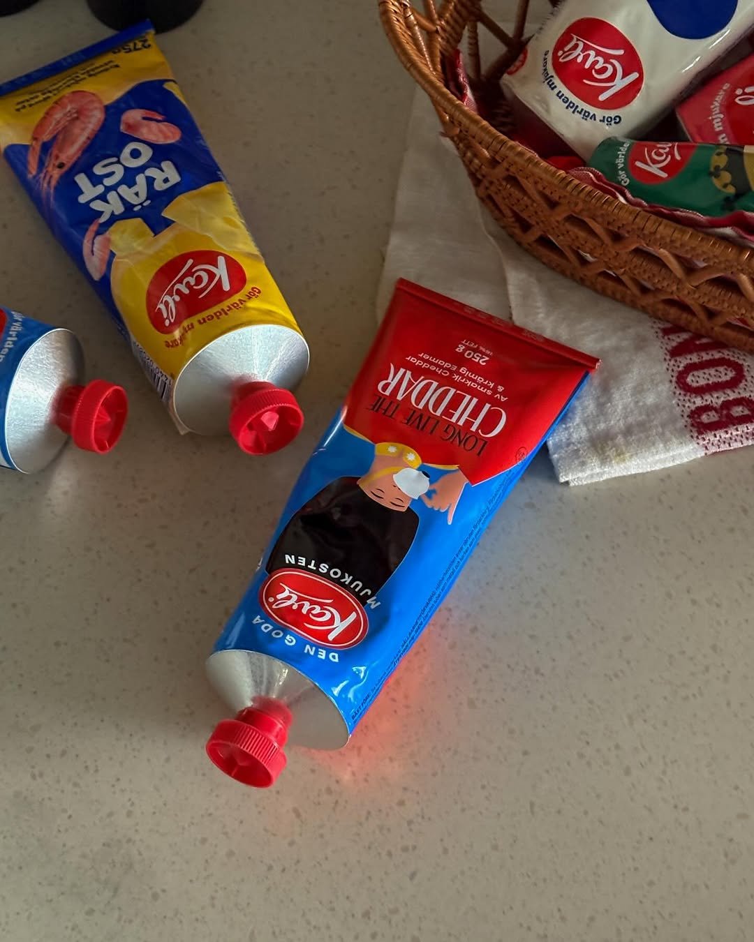 Photo by 마마홈 | 𝐌𝐚𝐌𝐚 𝐡𝐨𝐦𝐞 on February 19, 2026. May be an image of wafer, hand cream, milk and text.