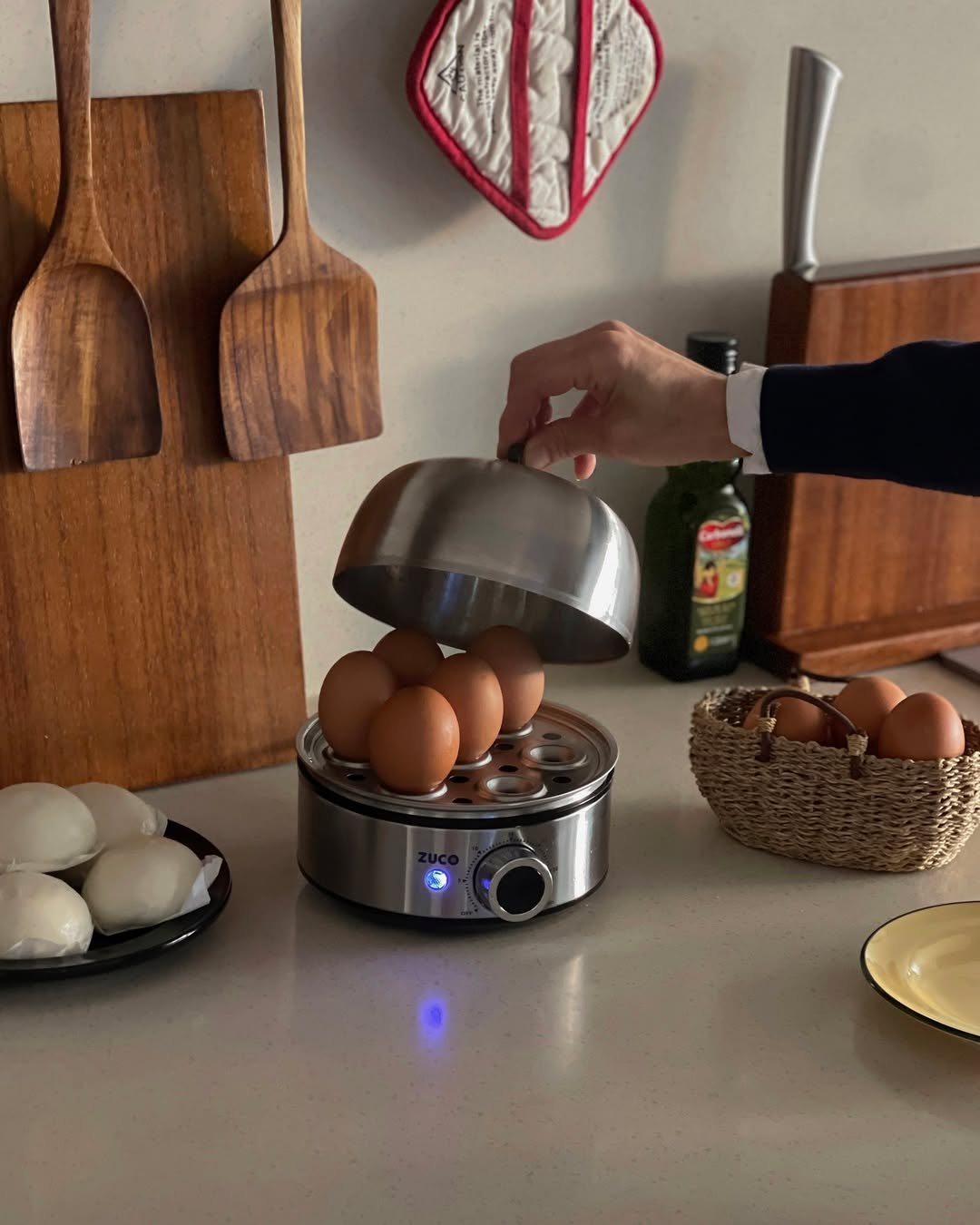 Photo by 마마홈 | 𝐌𝐚𝐌𝐚 𝐡𝐨𝐦𝐞 on September 14, 2025. May be an image of egg yolk, poached egg, kitchen appliance, coffee maker, cooker, timer, boiled egg, steamer and text.