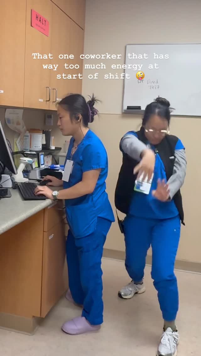 mamaaa_g 게시물 이미지: That coworker is me 🙋🏻‍♀️ @_johomie is just...