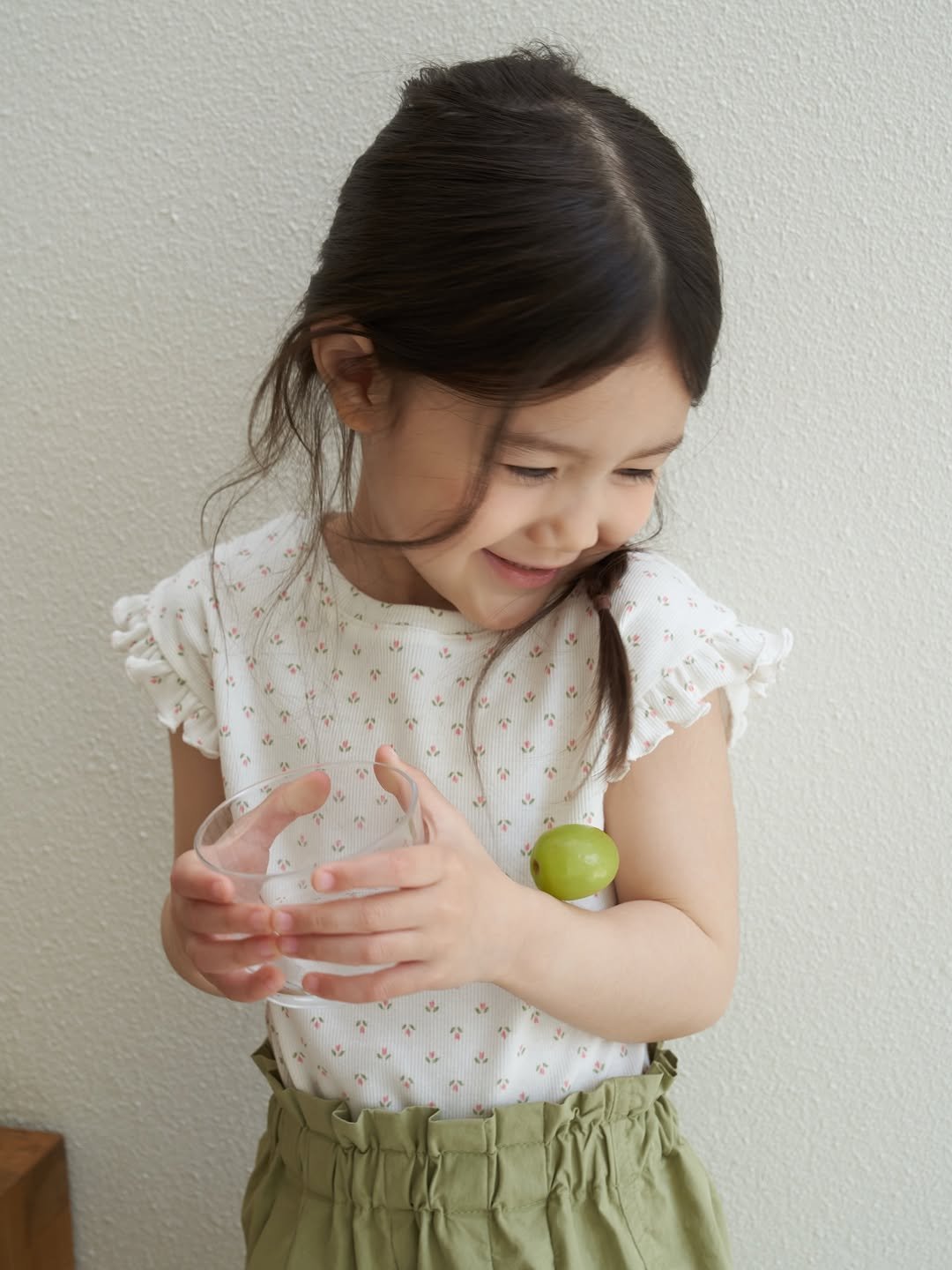 Photo by 마망블랑 mamanblanc on April 20, 2026. May be an image of baby and text.