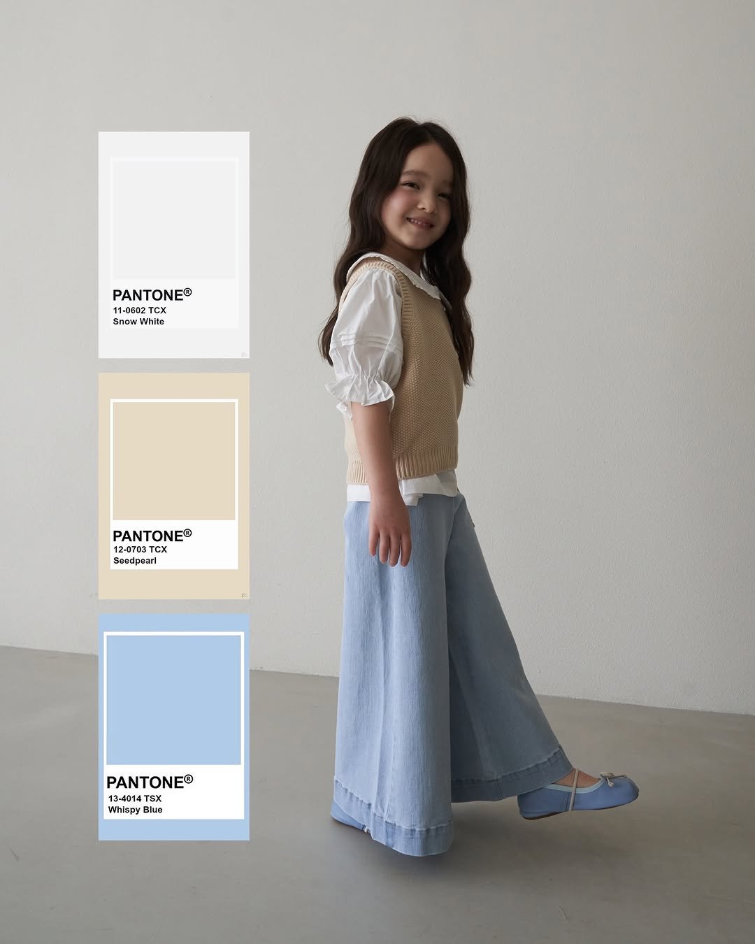 Photo by 마망블랑 mamanblanc on February 21, 2026. May be an image of text that says 'ΡΑΝΟΝΕΦ 11-0602 PANTONE® cx Snow ite hite PANTONEO 12-0703T TCX cx Seedpeari PANTONE® 0 13-4014TS 13-401 Whispy Blue'.