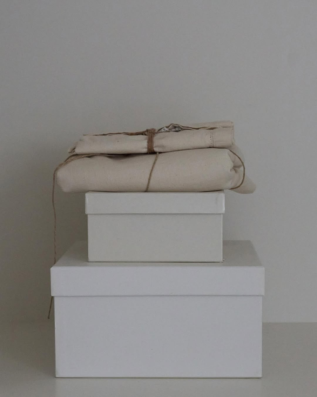 Photo by 마망블랑 mamanblanc on September 07, 2025. May be an image of book, box, carton and text.