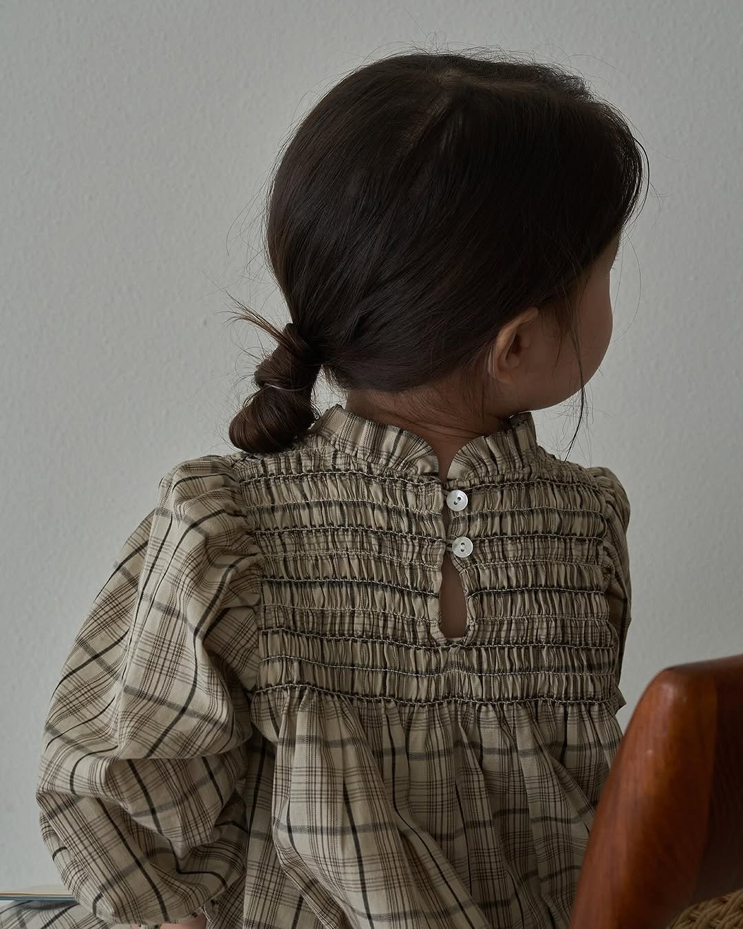 Photo by 마망블랑 mamanblanc on September 02, 2025. May be an image of 1 person, child and text.