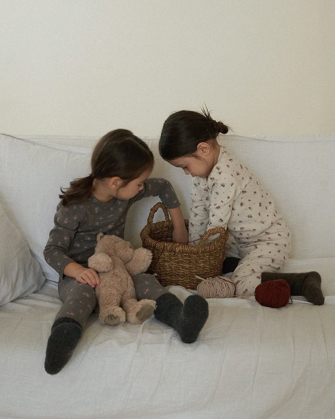 Photo by 마망블랑 mamanblanc on October 17, 2025. May be an image of baby, sleepwear and text.