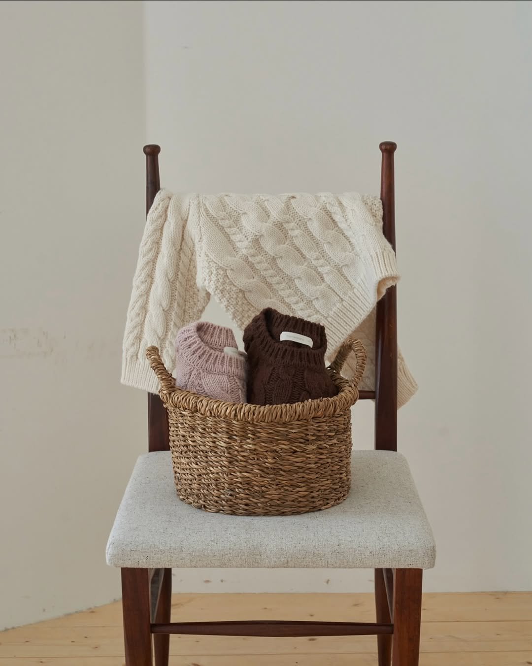 Photo by 마망블랑 mamanblanc on October 26, 2025. May be an image of crochet and text.