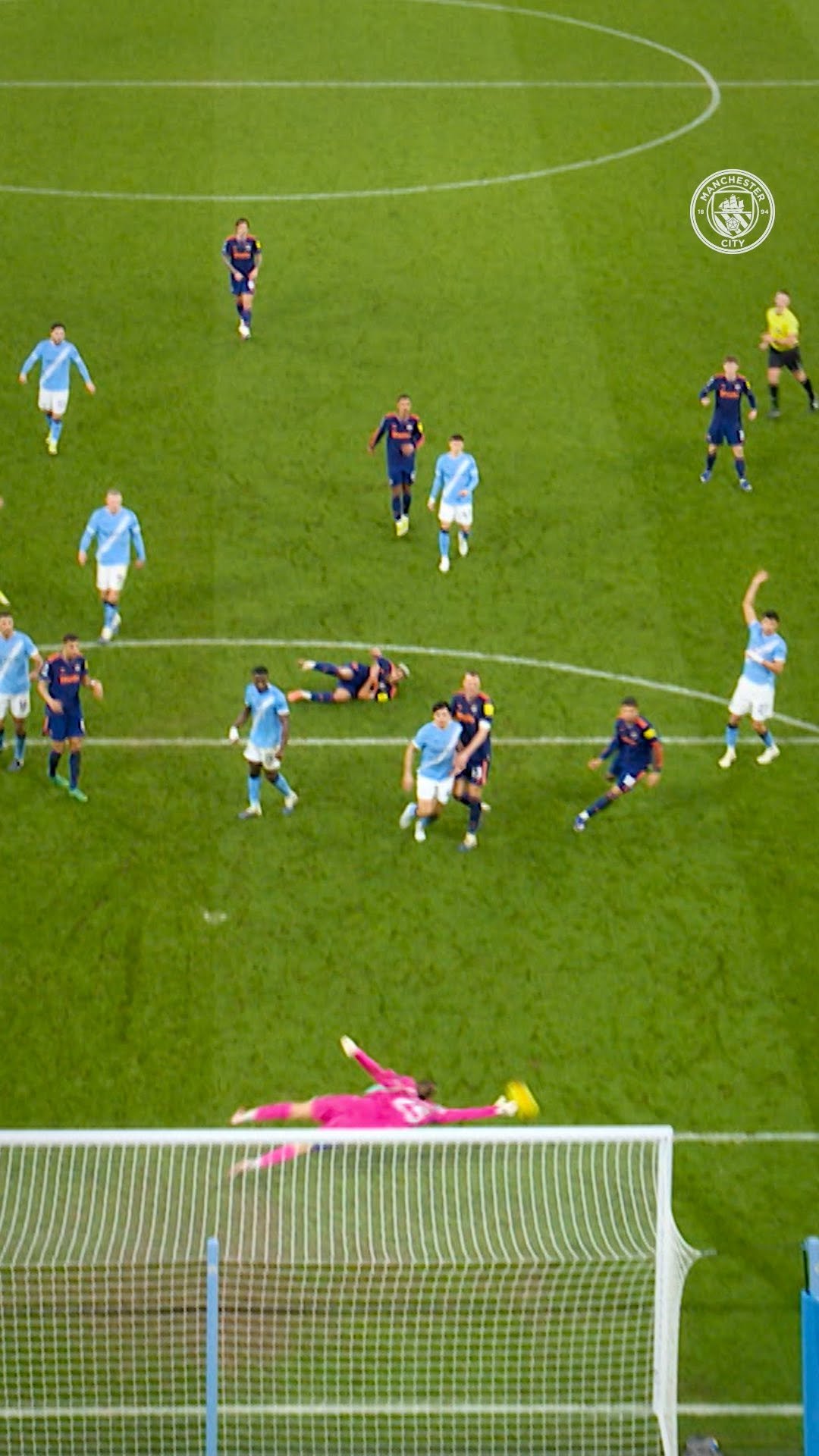 mancity 게시물 이미지: Clutch Donnarumma 🧤🤯