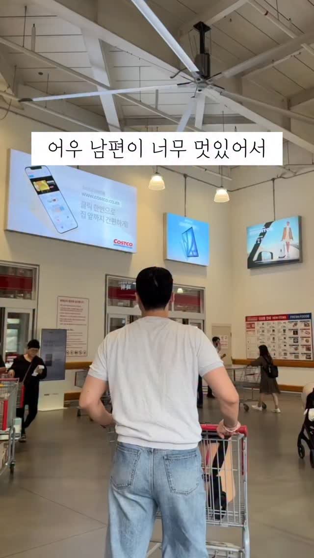 mang9mee 게시물 이미지: 👀 두분 무슨 사이에요?
🥸 네? 부부인데요?
얼마 전에 헬스장 사장님이...