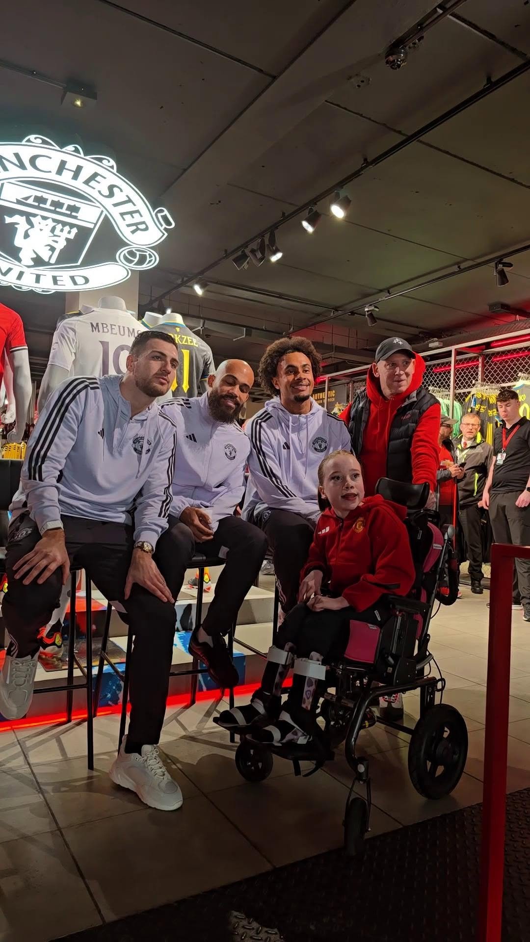 manutd 게시물 이미지: Behind the scenes of our recent fan meet and...