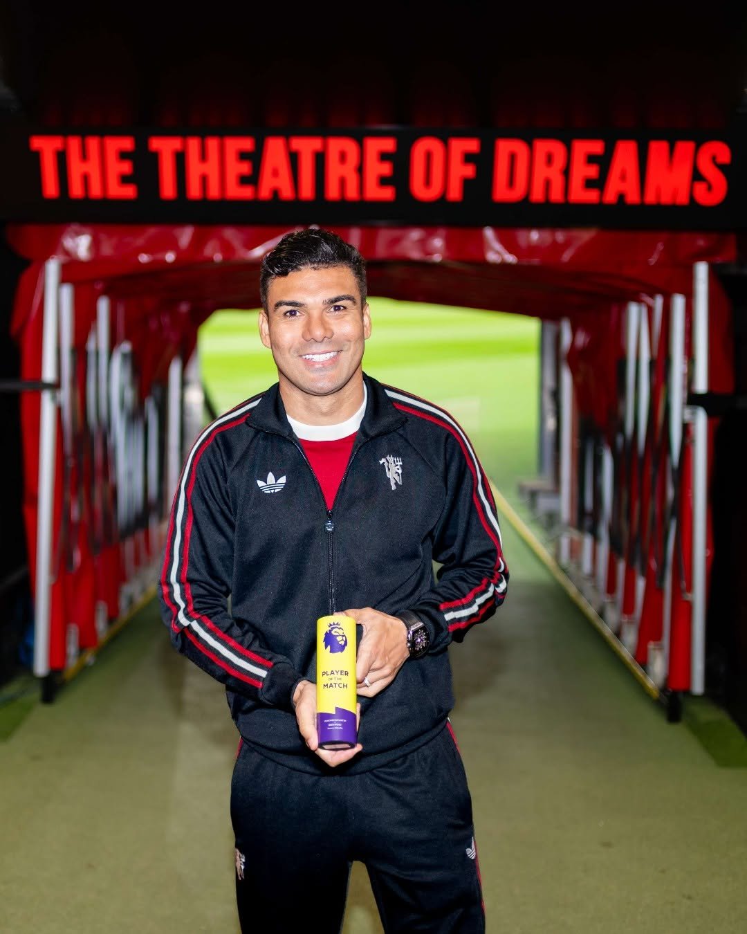 Photo by Manchester United in Old Trafford with @premierleague, and @casemiro. May be an image of ‎football, soccer, sportswear, stadium and ‎text that says '‎THE THEATRE OF DREAMS PLAYER YER MATCH ع -‎'‎‎.