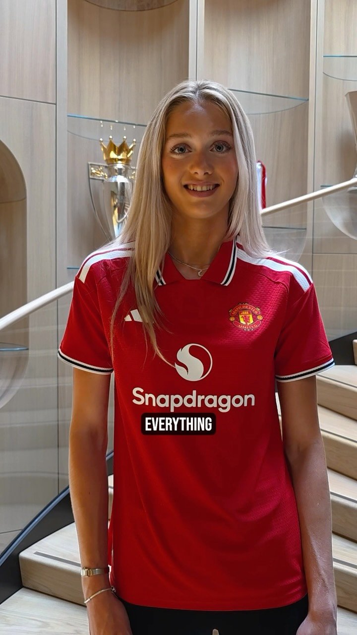 manutdwomen 게시물 이미지: POV: You’re getting to know Layla 🤩💬