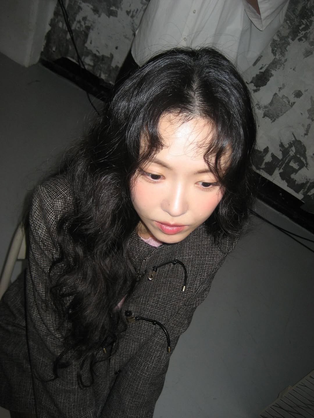 Photo by sonnaeun on September 10, 2025. May be an image of one or more people, hair and makeup.