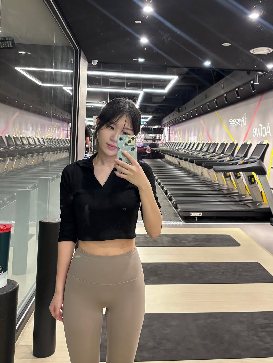 Photo by 짱쎄벽💪🏻 | 헬린이 | 운동기록 | 오운완 on December 09, 2025. May be an image of activewear, treadmill, sweatpants, sportswear, tights and text.