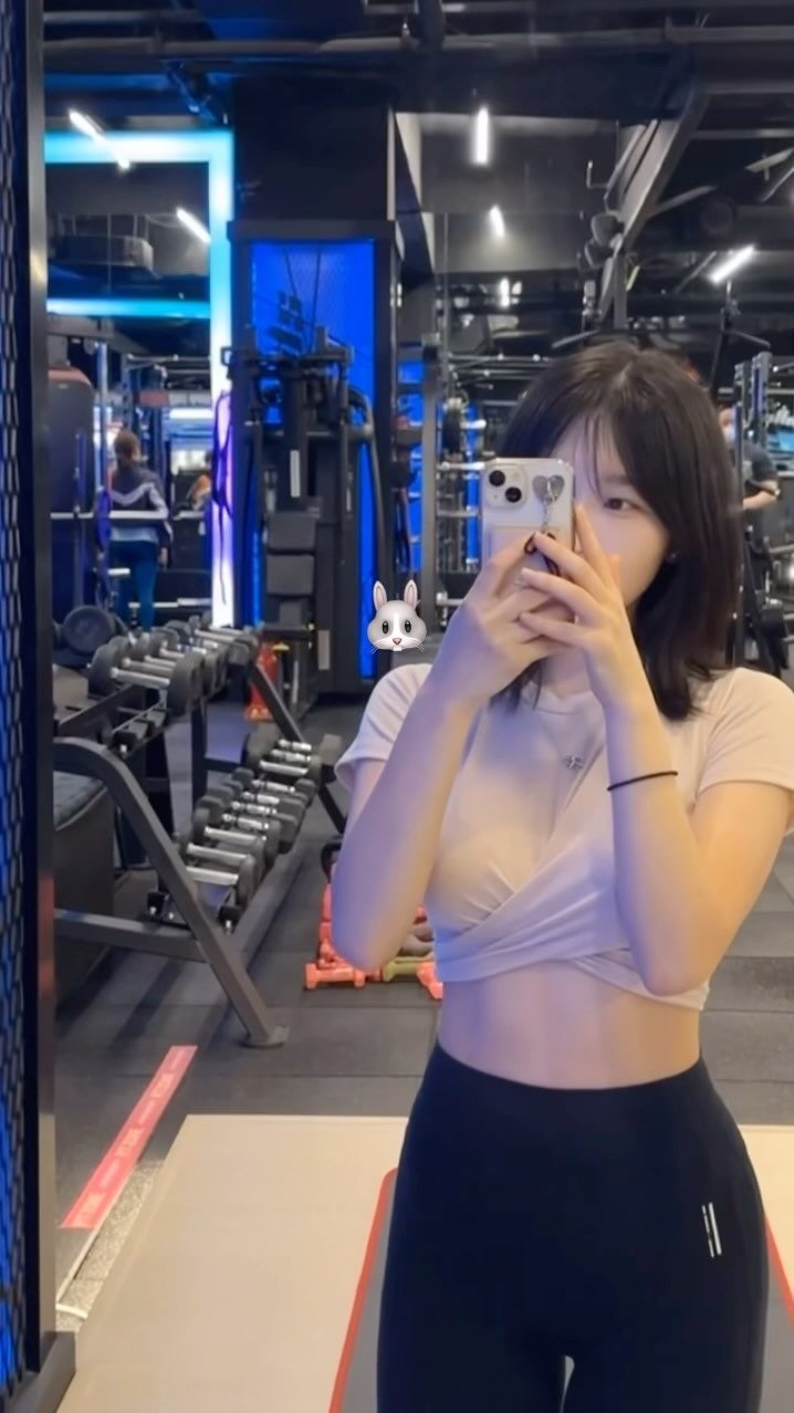 march_forev 게시물 이미지: 제일 좋아하는 머신 있나여?
저는 몬스터글루트 머신•••🫢
벨트 채워서 그런지 뭔가...