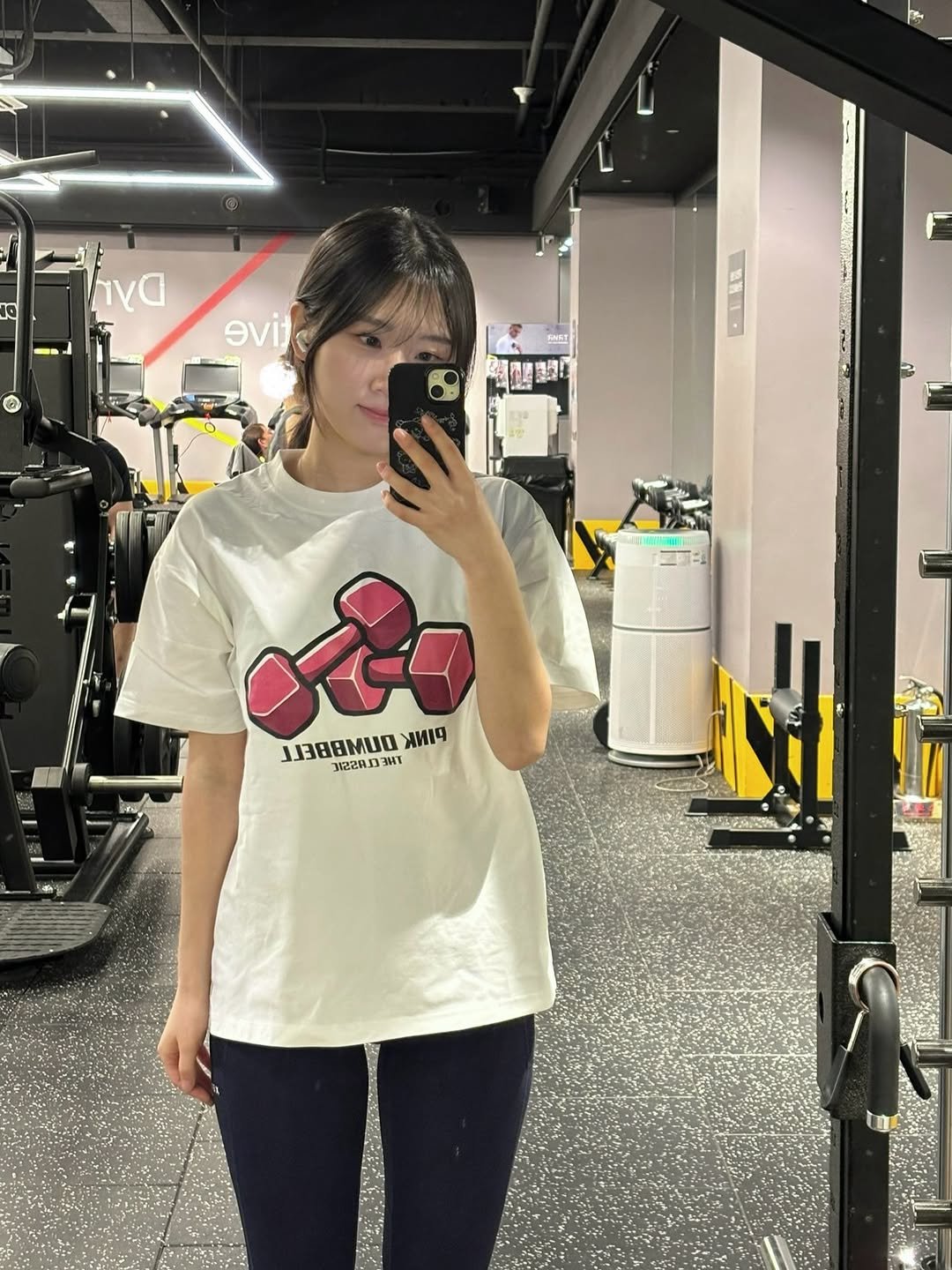 Photo by 짱쎄벽💪🏻 | 헬린이 | 운동기록 | 오운완 on February 15, 2026. May be an image of activewear, treadmill, top, punching bag, sportswear, sweatpants, mirror and text.