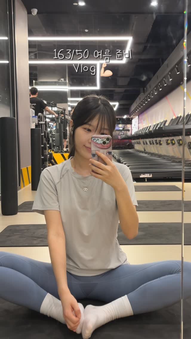 march_forev 게시물 이미지: 날씨가 조으니 기분이 좋구만 ! !♥
브이로그 컨셉이긴 한데 사실 그냥 찍어둔 영상...