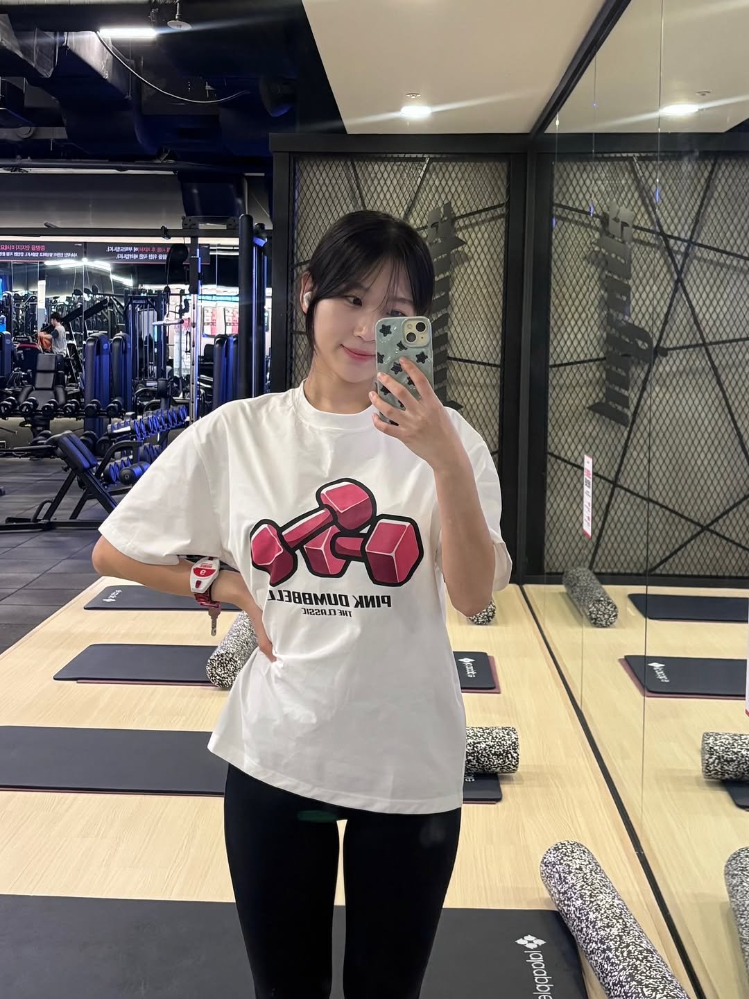 Photo by 짱쎄벽💪🏻 | 헬린이 | 운동기록 | 오운완 on December 23, 2025. May be an image of activewear, top, sportswear, sweatpants and text.