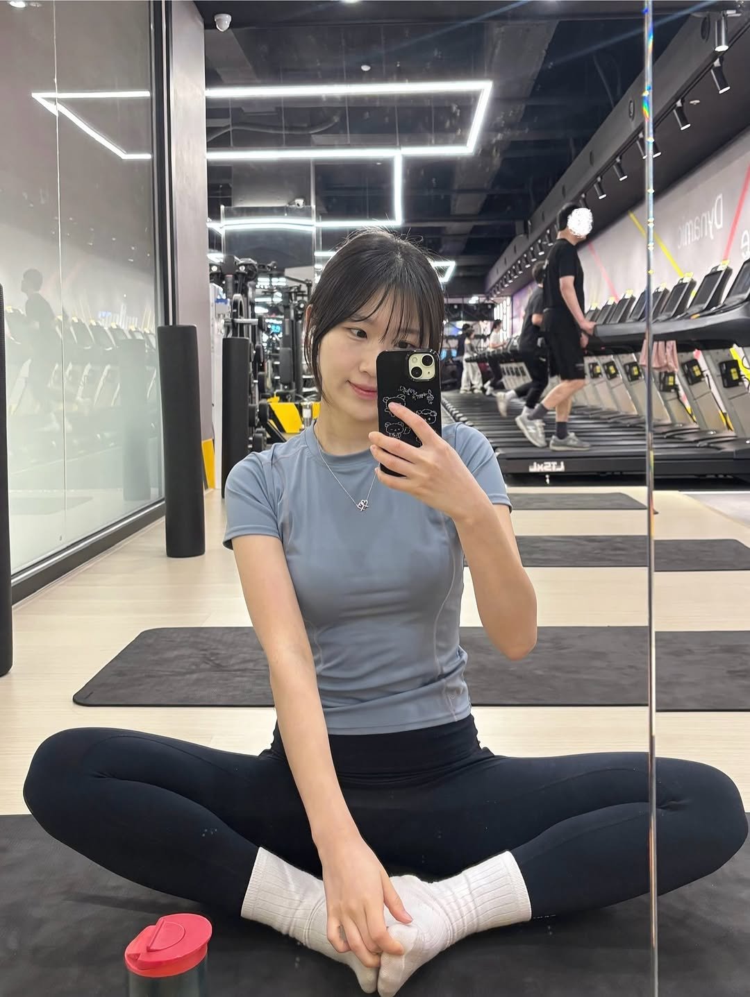 Photo by 짱쎄벽💪🏻 | 헬린이 | 운동기록 | 오운완 on February 03, 2026. May be an image of yoga, activewear, sweatpants and text.