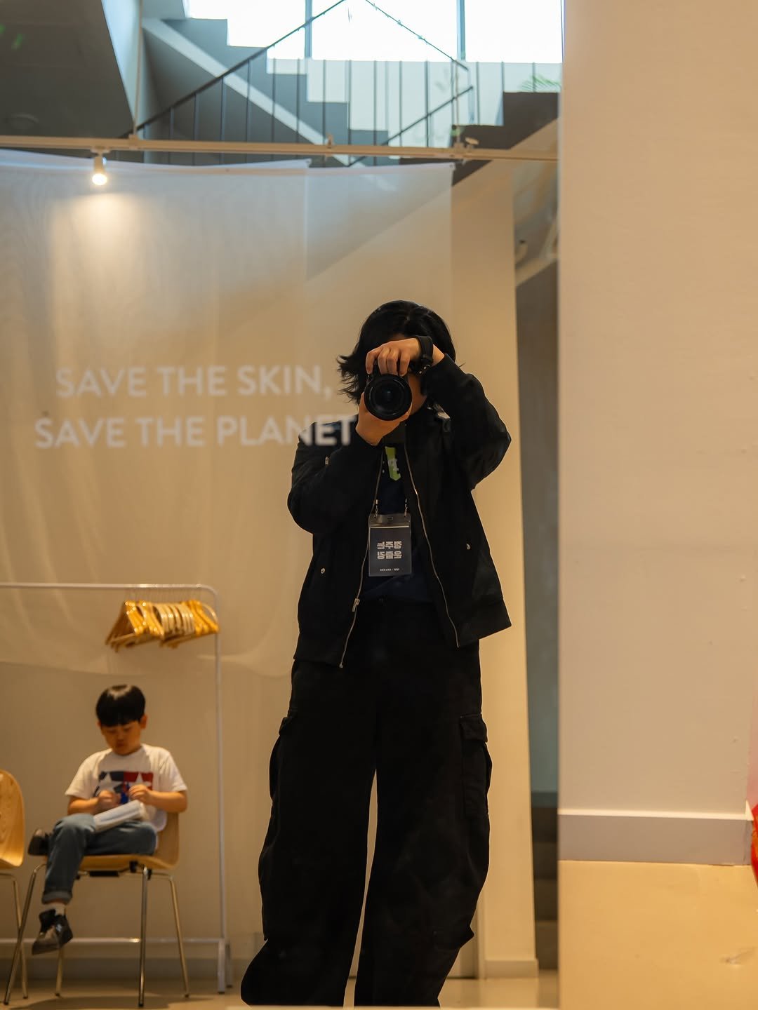 Photo by 삼월라떼 / 고윤태 / 여행 사진 영상 크리에이터 on April 08, 2026. May be an image of standing, face mask, gas mask, display case and text.