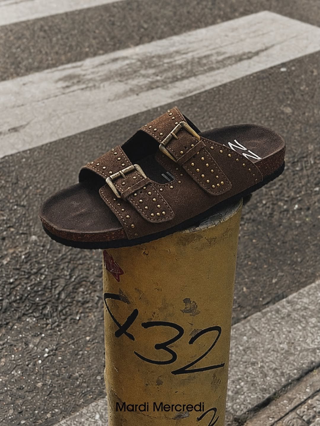 mardi_mercredi_official 게시물 이미지: 🤩
NOW ON SALE

SUMMER SLIPPERS☀️

#MardiMercred...