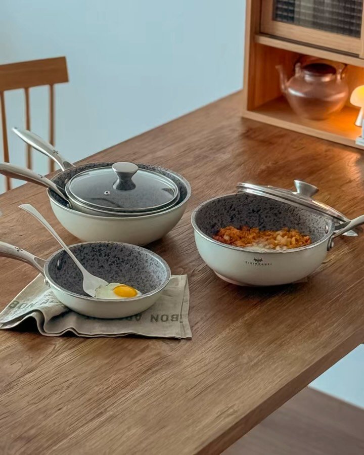 mari__ettle 게시물 이미지: 🍳 프라이팬 하나 바꿨을 뿐인데, 요리가 달라졌어요!
김치전은 찢어지고,...