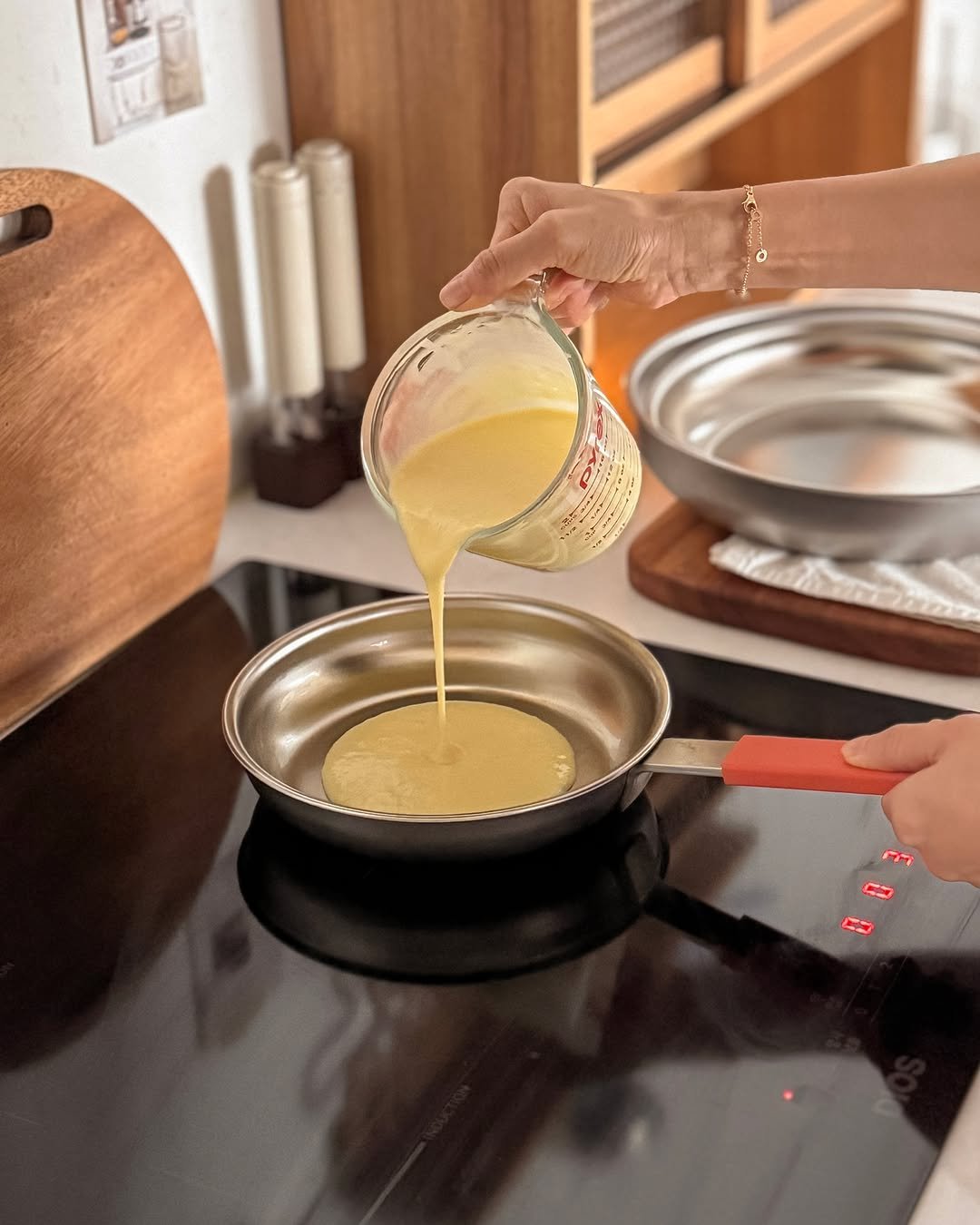 Photo by 마리에뜰 𝙼𝚊𝚛𝚒𝚎𝚝𝚝𝚕𝚎 on September 15, 2025. May be an image of saucepan, kitchen appliance, cooker, spatula, steamer and text.