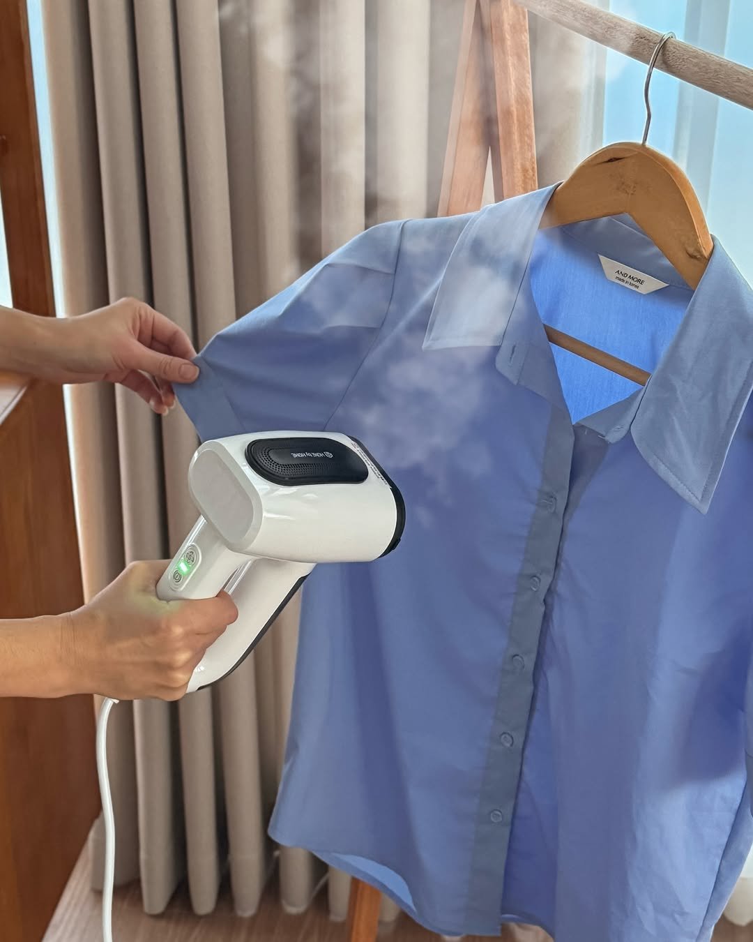 Photo by 마리에뜰 𝙼𝚊𝚛𝚒𝚎𝚝𝚝𝚕𝚎 on December 13, 2025. May be an image of clothes iron, clothes hanger, steamer, thermostat, vacuum and text.