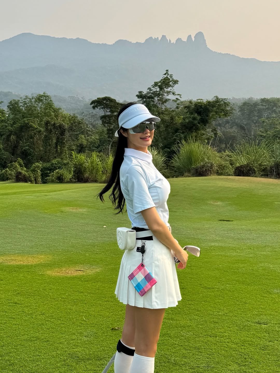 mari_stellaaaaa 게시물 이미지: 단순한 반팔 셔츠도
챌린저가 하면 다르죠 🤭
얇고 흡수력 좋은 소재라 여름 라운딩에...