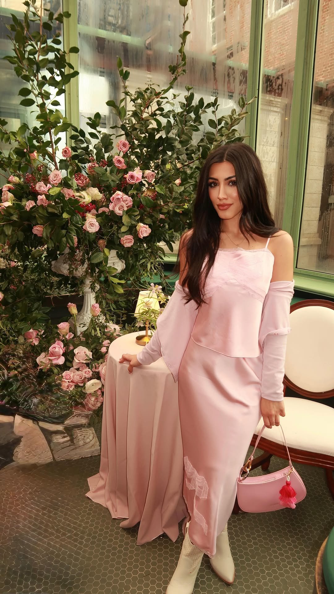 mariaaiellohair 게시물 이미지: NYFW X @loveshackfancy 🩷

#nyfw #hairtrends...